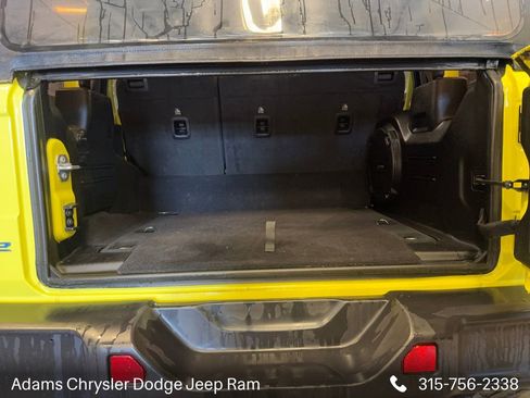 Used 2023 Jeep Wrangler Unlimited w/ Cold Weather Group image 9