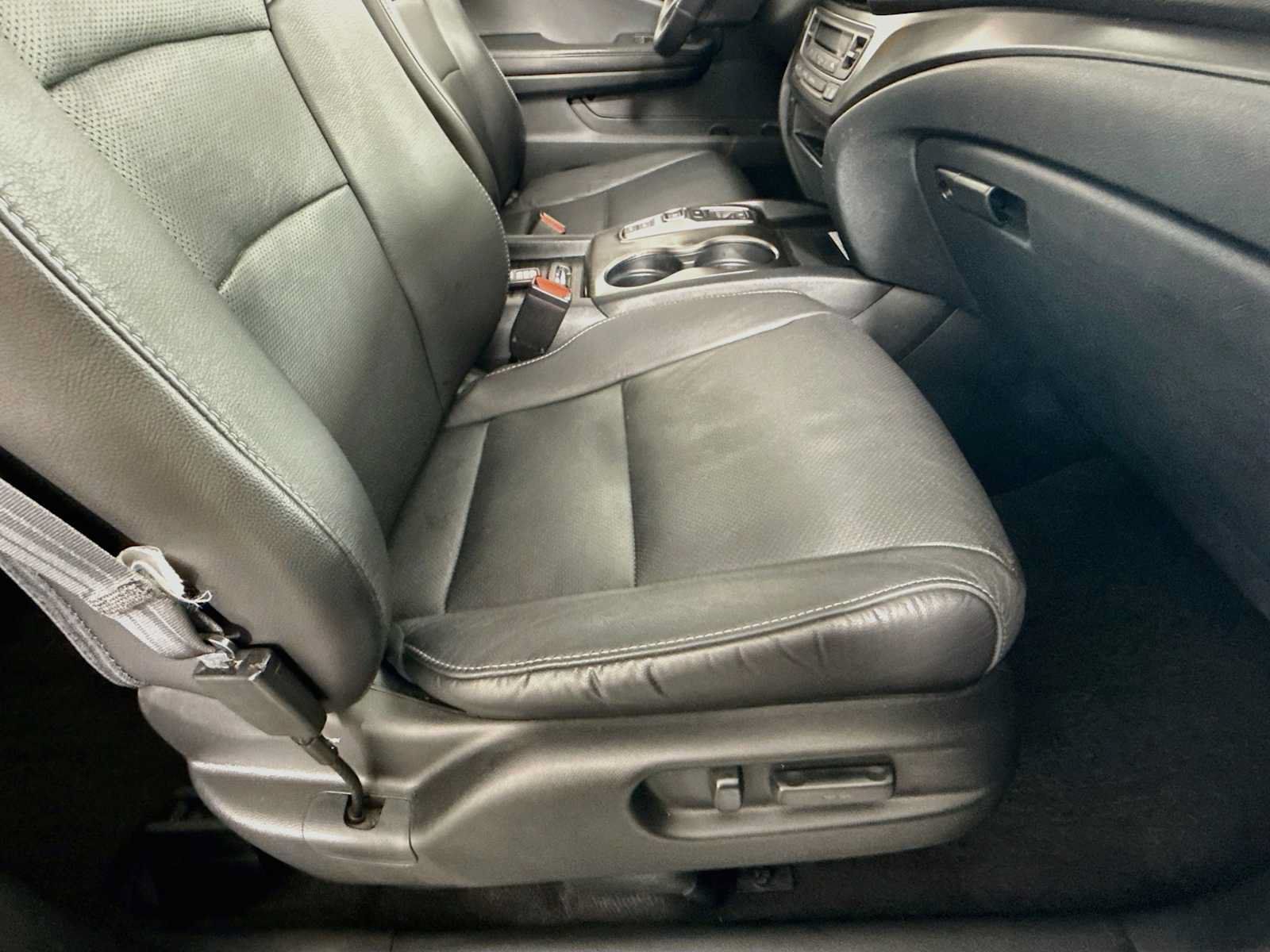 Used 2023 Honda Passport EX-L image 36