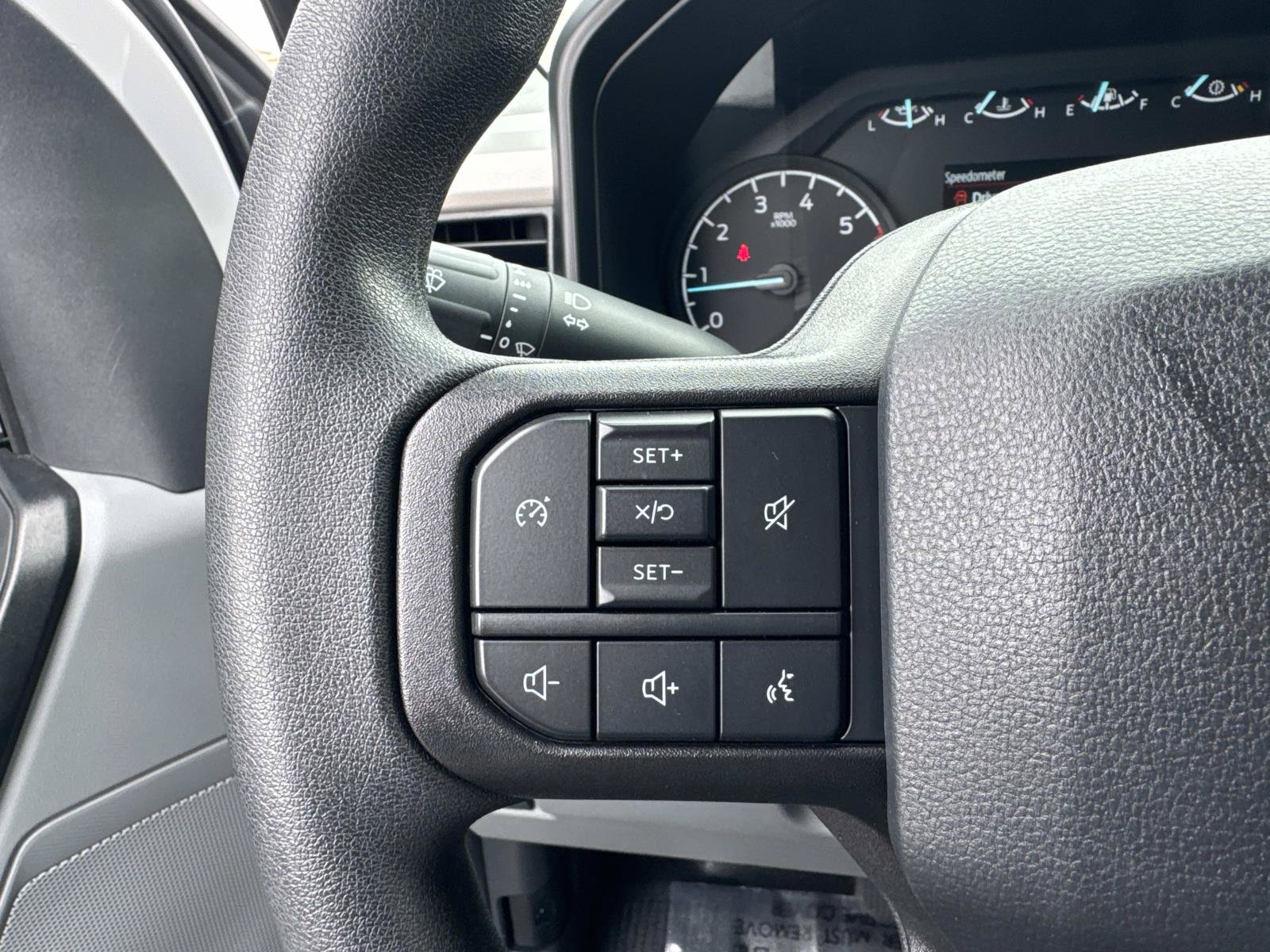 Used 2025 Ford F250 XL AWD/4WD image 17