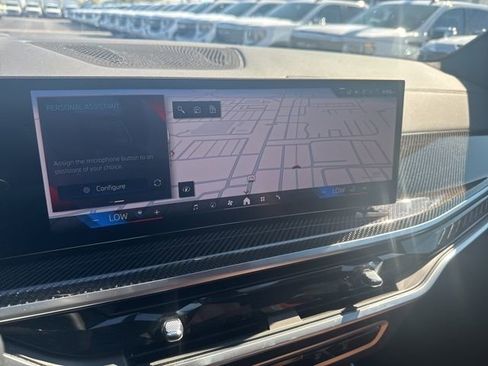 Used 2025 BMW X7 M60i image 50