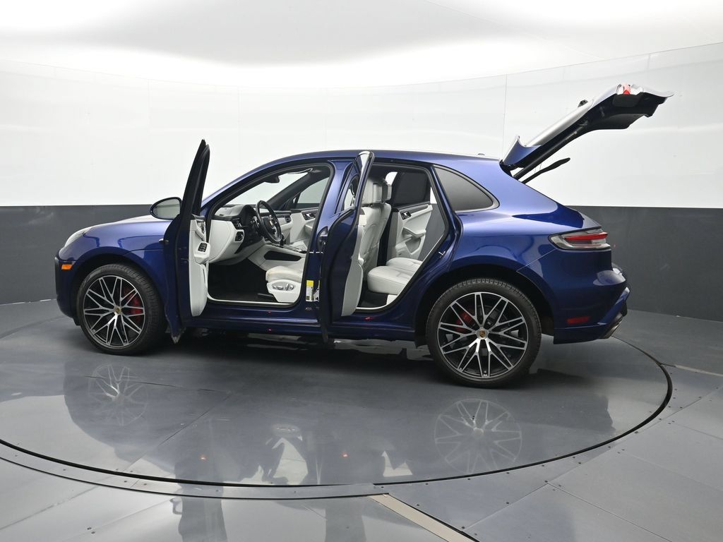 Certified 2023 Porsche Macan S AWD/4WD image 27