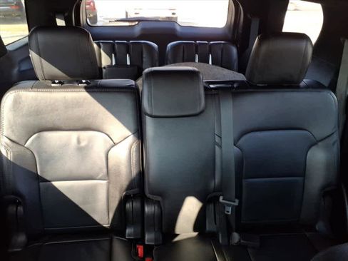 Used 2018 Ford Explorer XLT w/ Equipment Group 202A image 20