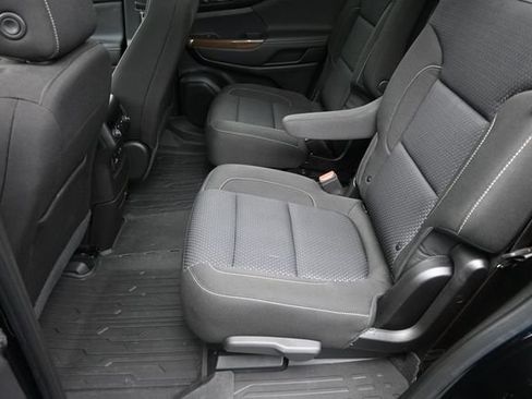 Used 2023 GMC Acadia SLE w/ Driver Convenience Package FWD image 15