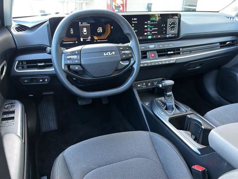 Used 2025 Kia K4 FWD image 18