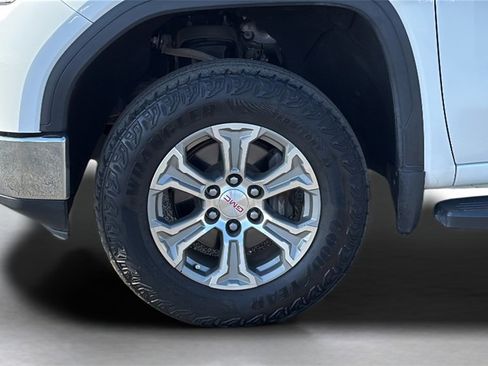 Used 2020 GMC Sierra 1500 SLE w/ SLE Value Package image 3