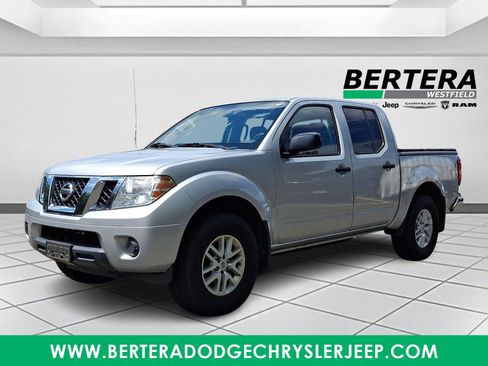 Used 2019 Nissan Frontier SV AWD/4WD image 3