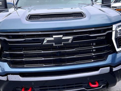 Used 2025 Chevrolet Silverado 2500 LT w/ Trail Boss Package AWD/4WD image 30