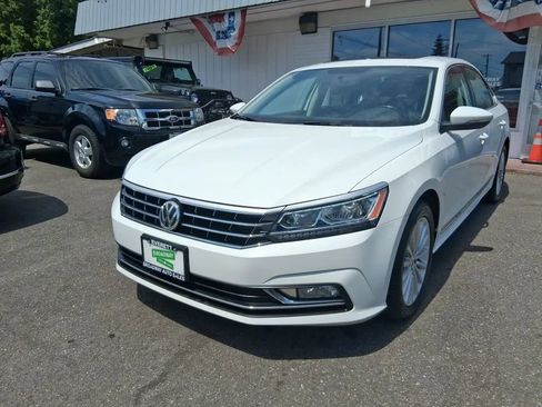 Used 2017 Volkswagen Passat 1.8T SE w/ SE Lighting Package FWD image 1