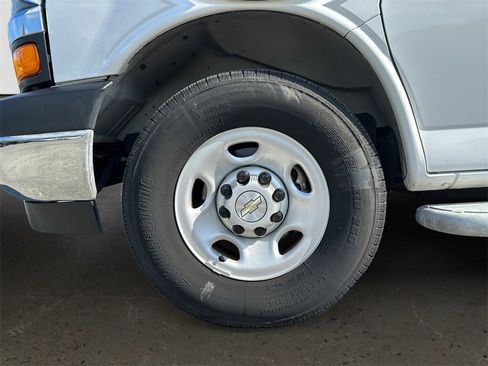 Used 2024 Chevrolet Express 2500 w/ Driver Convenience Package image 10