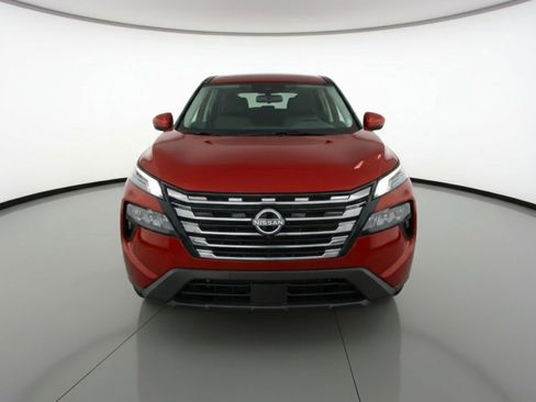 Used 2025 Nissan Rogue SV AWD/4WD image 2