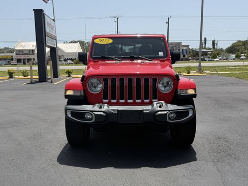 Used 2022 Jeep Gladiator Overland w/ Cold Weather Group AWD/4WD image 9