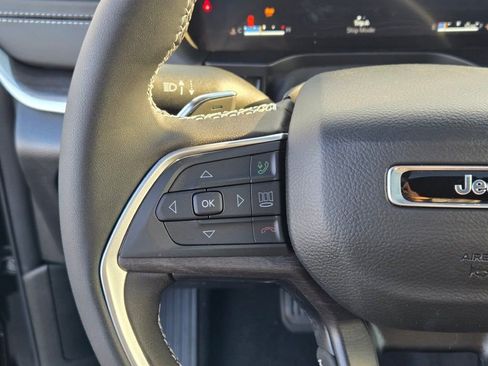 New 2025 Jeep Grand Cherokee Limited w/ Luxury Tech Group II image 28