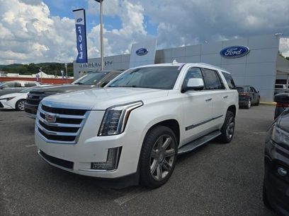 Used 2016 Cadillac Escalade Luxury