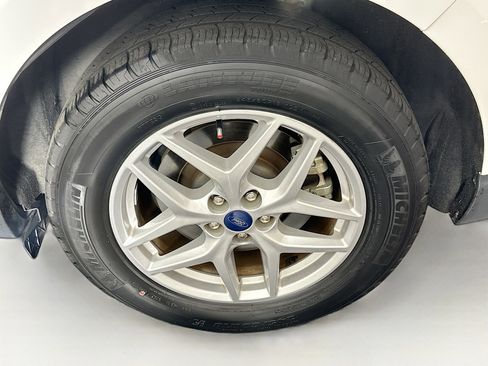 Used 2022 Ford Edge SEL image 11