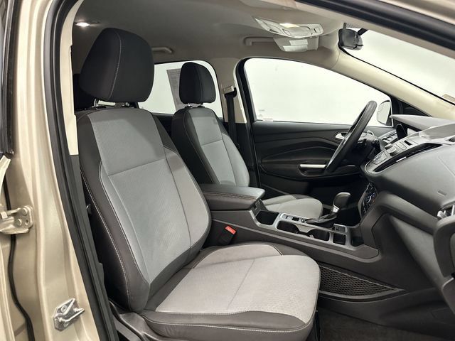 Used 2017 Ford Escape SE w/ SE Cold Weather Package AWD/4WD image 27