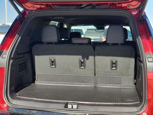 New 2026 Chevrolet Traverse RS w/ LPO, Floor Liner Package FWD image 23