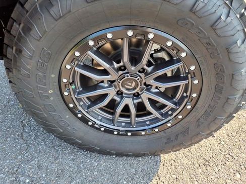 New 2025 Ford Bronco 4-Door image 13