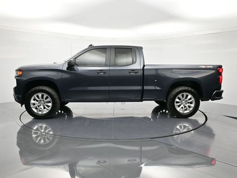 Used 2020 Chevrolet Silverado 1500 Custom w/ Custom Value Package image 8