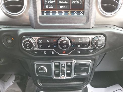 Used 2018 Jeep Wrangler Unlimited Sahara w/ Dual Top Group AWD/4WD image 60