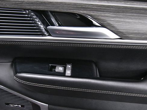 Used 2024 Jeep Wagoneer Series II image 31