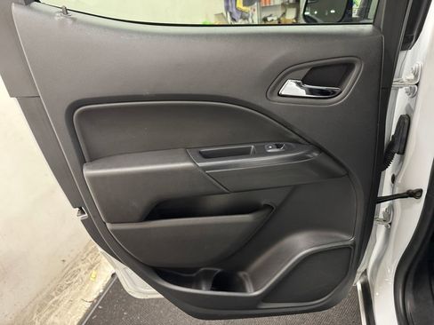 Used 2022 Chevrolet Colorado LT w/ LT Convenience Package image 16