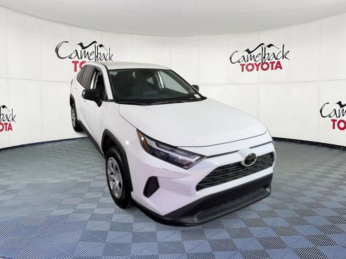 Used 2025 Toyota RAV4 LE AWD/4WD image 4