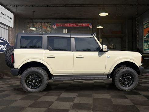 New 2025 Ford Bronco Outer Banks AWD/4WD image 7