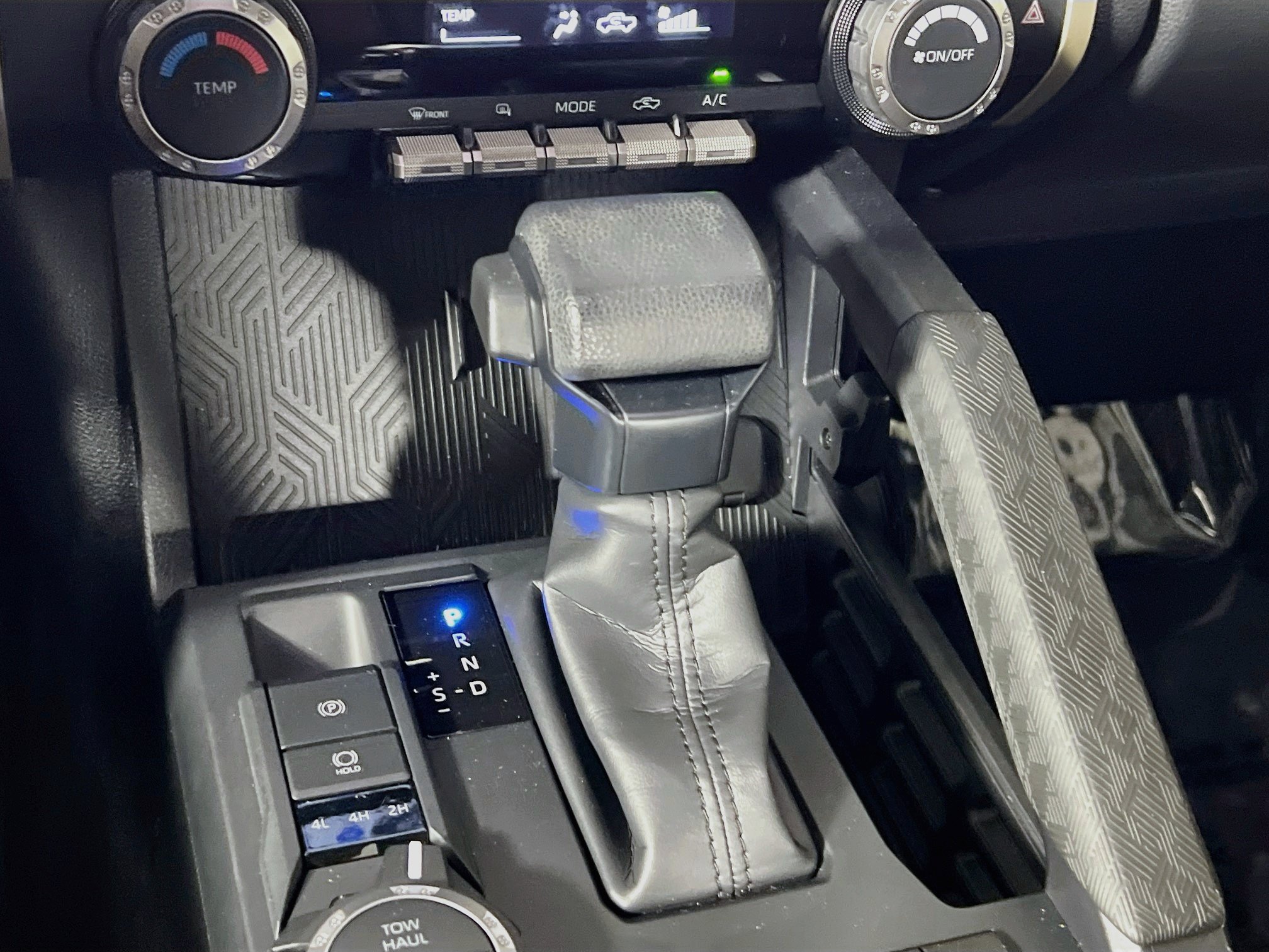 Used 2025 Toyota Tacoma SR5 AWD/4WD image 24