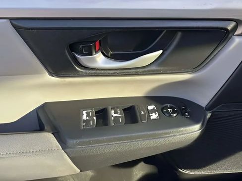 Used 2017 Honda CR-V LX image 10