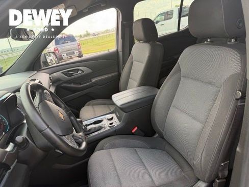 Used 2023 Chevrolet Traverse LT AWD/4WD image 17