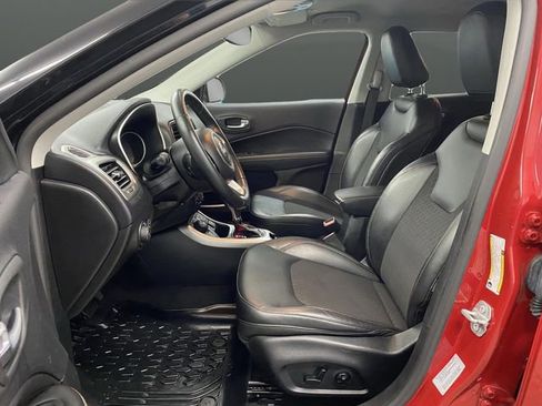 Used 2018 Jeep Compass Latitude w/ Popular Equipment Group image 4