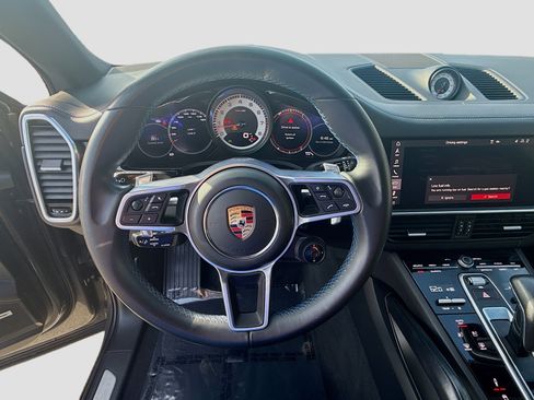 Used 2021 Porsche Cayenne S image 10