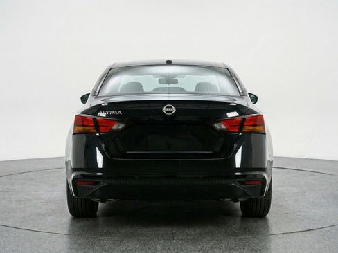 Used 2025 Nissan Altima 2.5 SV image 6