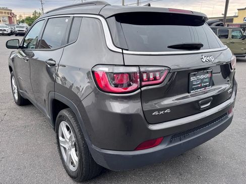 Used 2023 Jeep Compass Latitude w/ Convenience Group AWD/4WD image 5