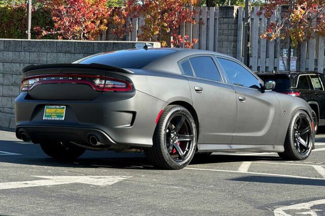 Used 2018 Dodge Charger SRT Hellcat RWD image 4