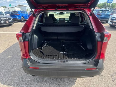 Used 2019 Toyota RAV4 LE w/ All Weather Liner Package AWD/4WD image 7