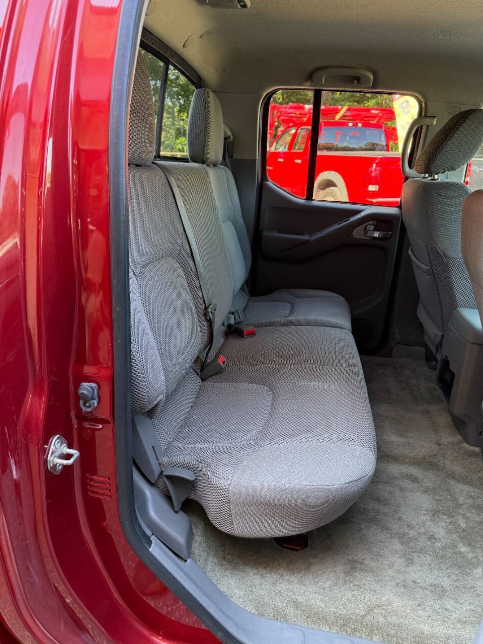 Used 2017 Nissan Frontier SV w/ SV Value Truck Package RWD image 17