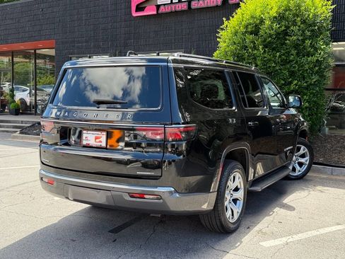 Used 2022 Jeep Wagoneer Series II AWD/4WD image 12