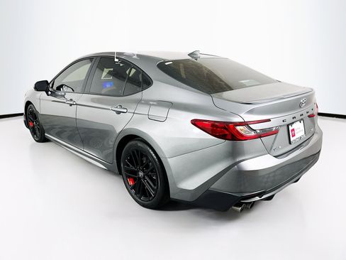 Used 2025 Toyota Camry SE w/ Convenience Package image 5