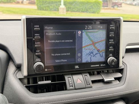 Used 2019 Toyota RAV4 Limited FWD image 29