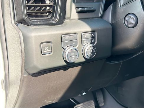 Used 2024 GMC Sierra 1500 AT4 w/ Technology Package image 10