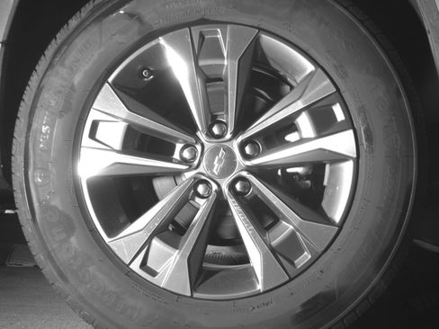 Used 2025 Chevrolet Equinox LT FWD image 18