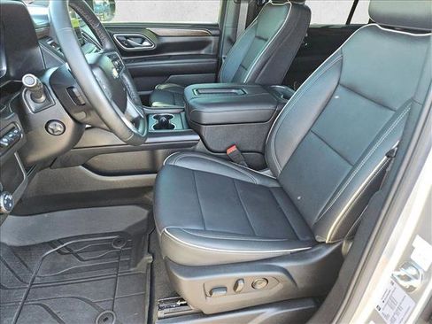 Used 2024 Chevrolet Suburban Premier image 14