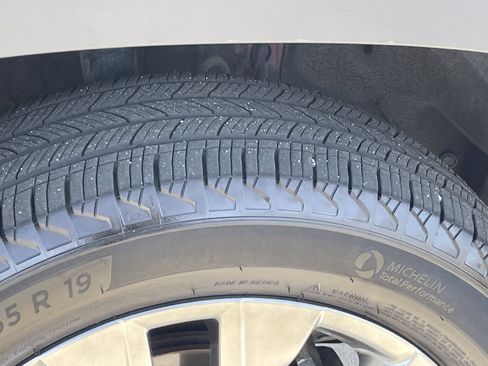 Used 2025 Toyota RAV4 XLE Premium image 12