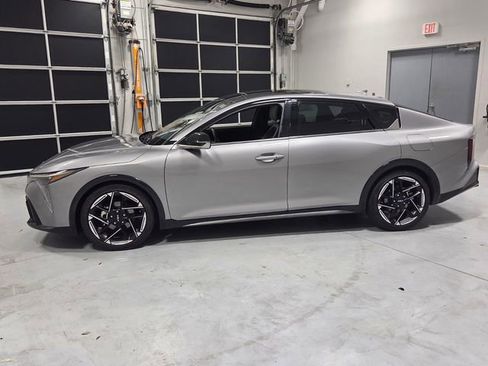 Used 2025 Kia K4 GT-Line w/ GT-Line Premium Package FWD image 4