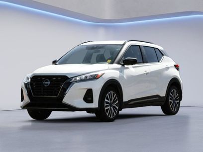 Used 2023 Nissan Kicks SR