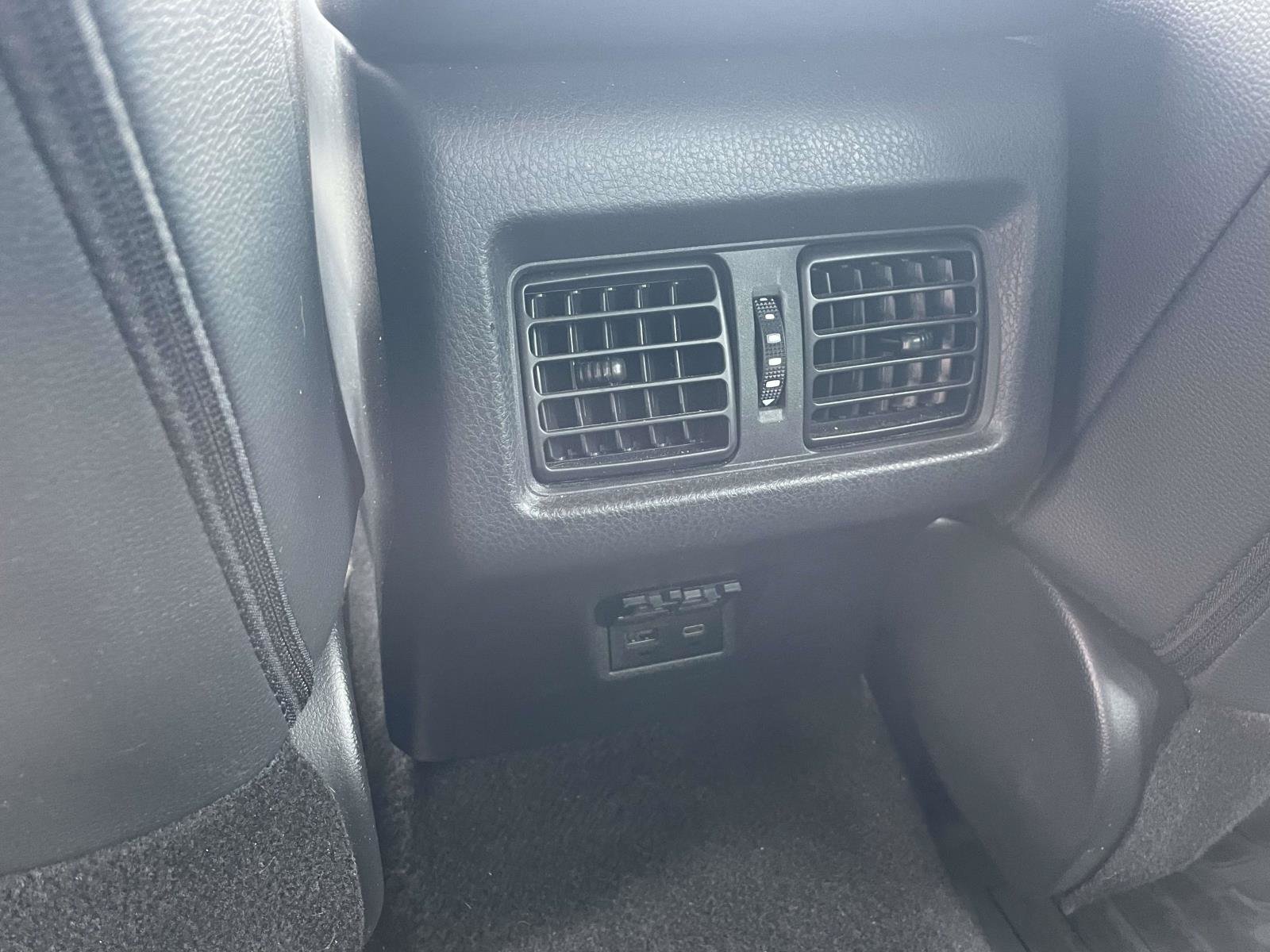 Used 2025 Toyota Camry SE FWD image 12