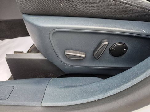 Used 2025 Ford Maverick XLT w/ Equipment Group 301A AWD/4WD image 19
