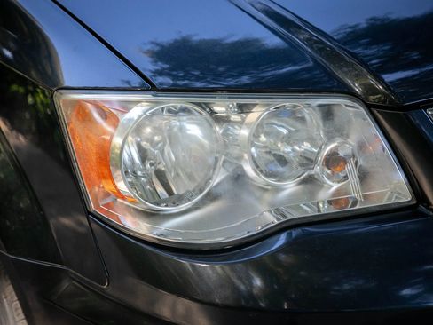 Used 2013 Chrysler Town & Country Touring-L w/ Driver Convenience Group FWD image 16
