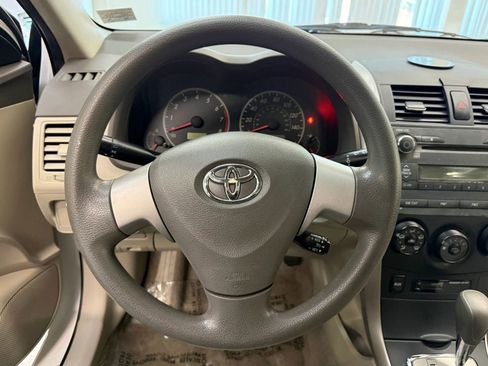 Used 2010 Toyota Corolla LE FWD image 30
